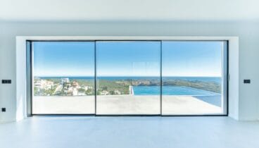 Espacio abierto de salón comedor con ambiente acogedor