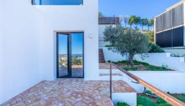 Exterior moderno con espacios diseñados para el ocio