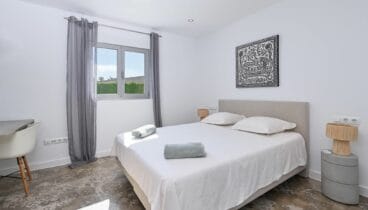 Habitación doble con aire acondicionado y acceso directo al exterior