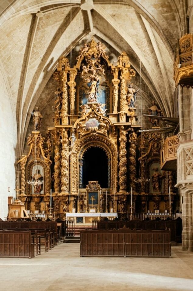 Abbildung: Bild des Altars, koloriert mit KI | Foto: Xàbia Meravellosa