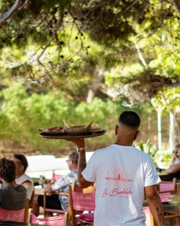 La Bandideta en la Marina Alta un restaurante con encanto frente al Mediterráneo