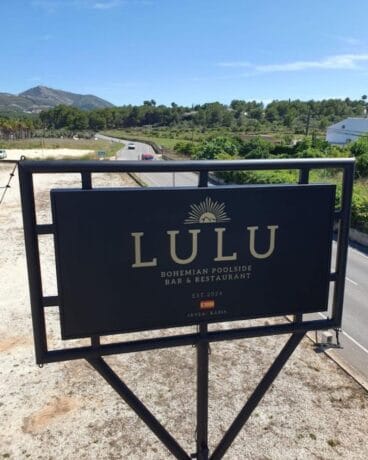 Publicidad exterior resistente con materiales de alta durabilidad