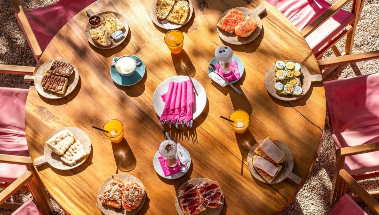 Restaurante en Cala Granadella La Bandideta sabor autenticidad y entorno privilegiado