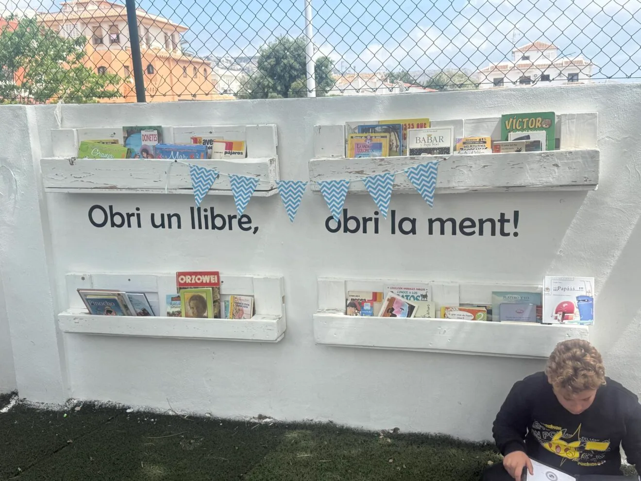 Rincón de lectura infantil 'Obri un llibre, obri la ment!'