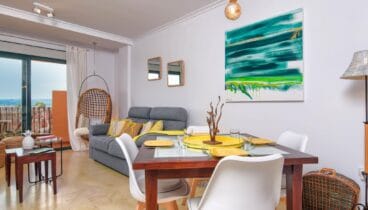 Salón comedor luminoso con acceso directo a la terraza