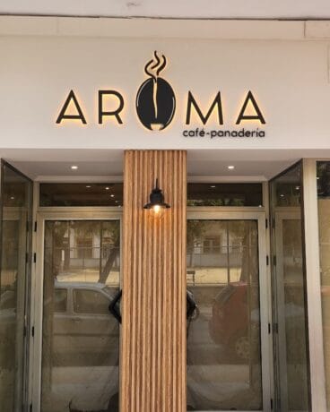 Soluciones en neón y señalética para destacar tu local