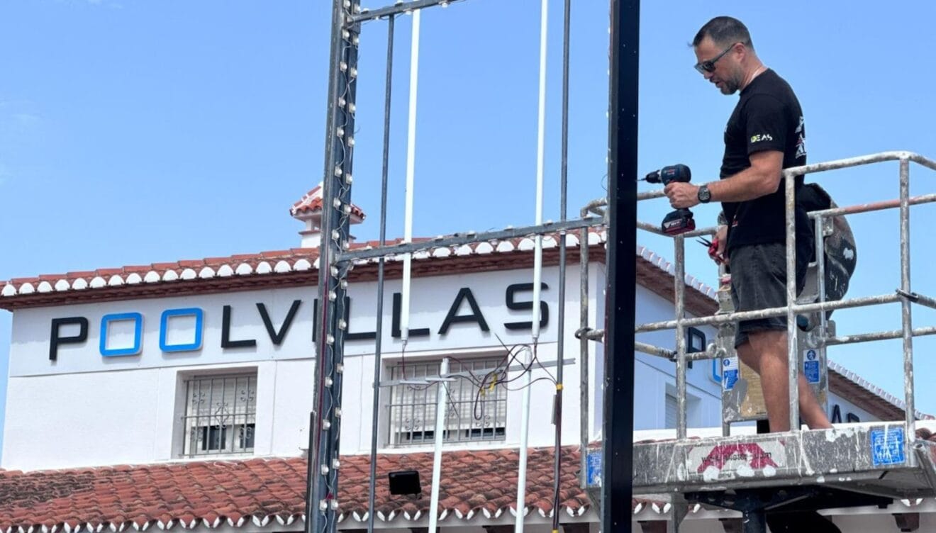 Soportes publicitarios de gran formato adaptados a exteriores exigentes