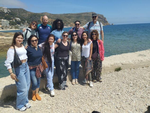 Imagen: Un grupo de nómadas digitales visitando Xàbia