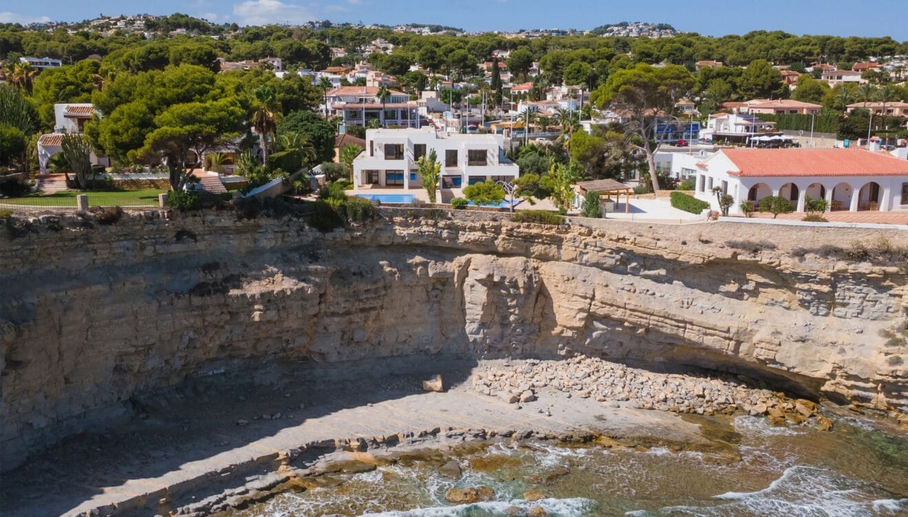 VILLA ANDRAGO · RESIDENCIA DE LUJO FRENTE AL MAR EN ANDRAGO ALGAS, MORAIRA