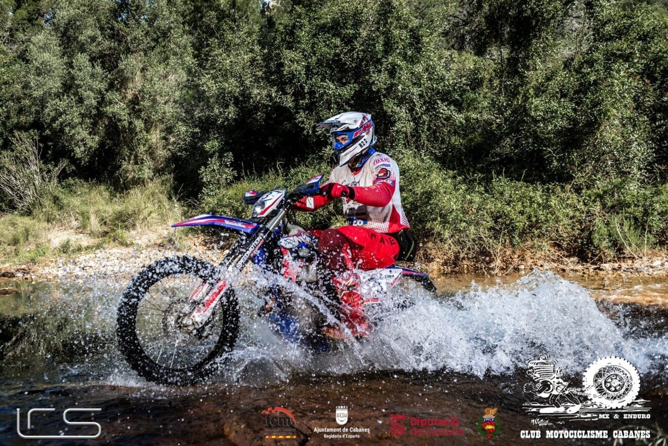 Cristóbal Cholbi en acción durante una prueba de motocross