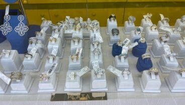 Anillos elegantes en oro y plata