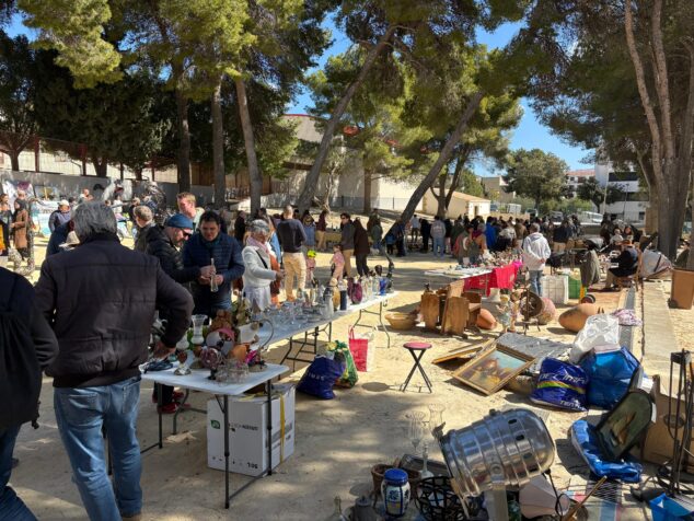 Imagen: Mercat d'antiguitats en el Riurau d'Arnauda de Xàbia
