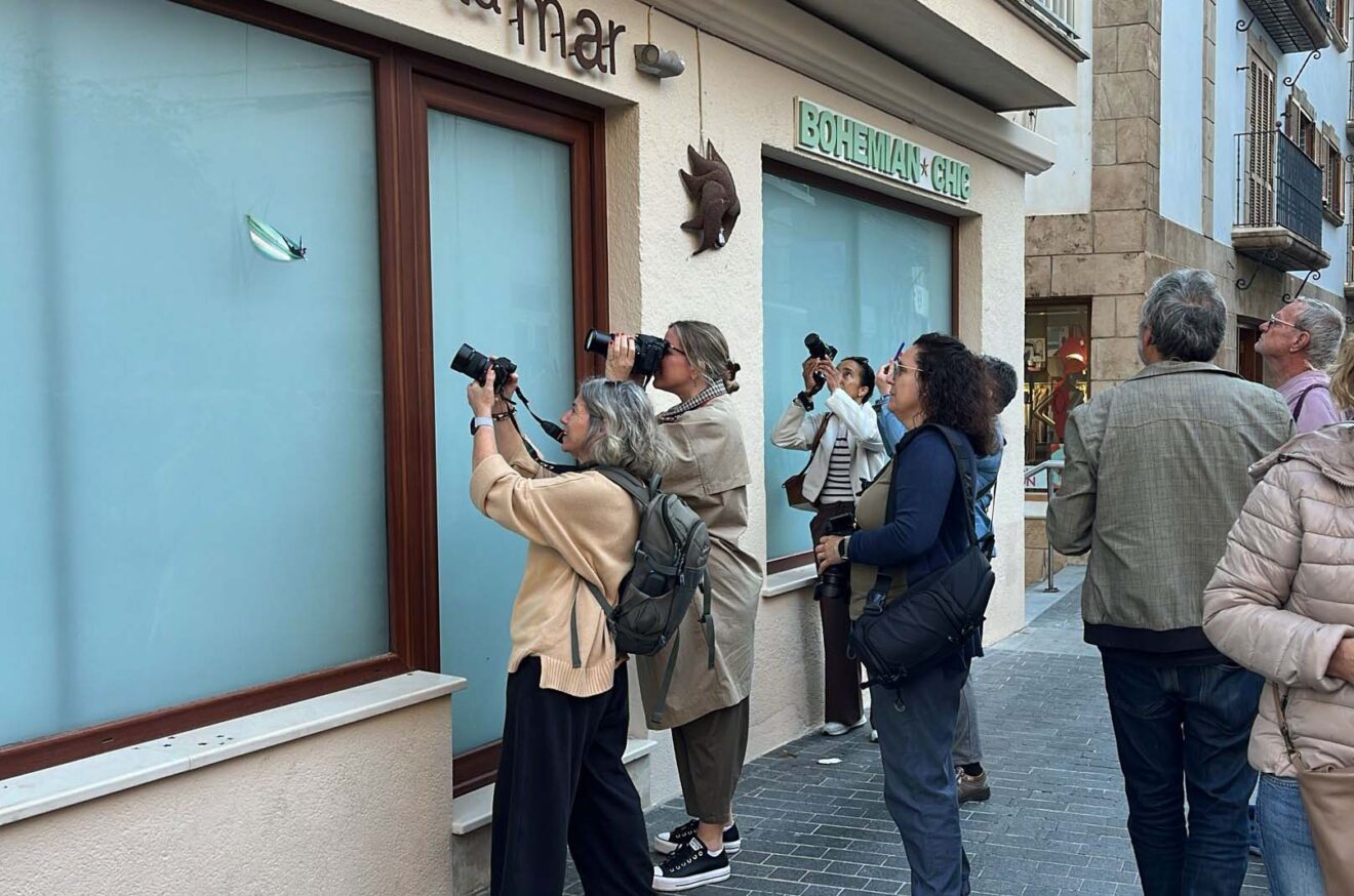 Búsqueda de obras de arte en el día del Collage