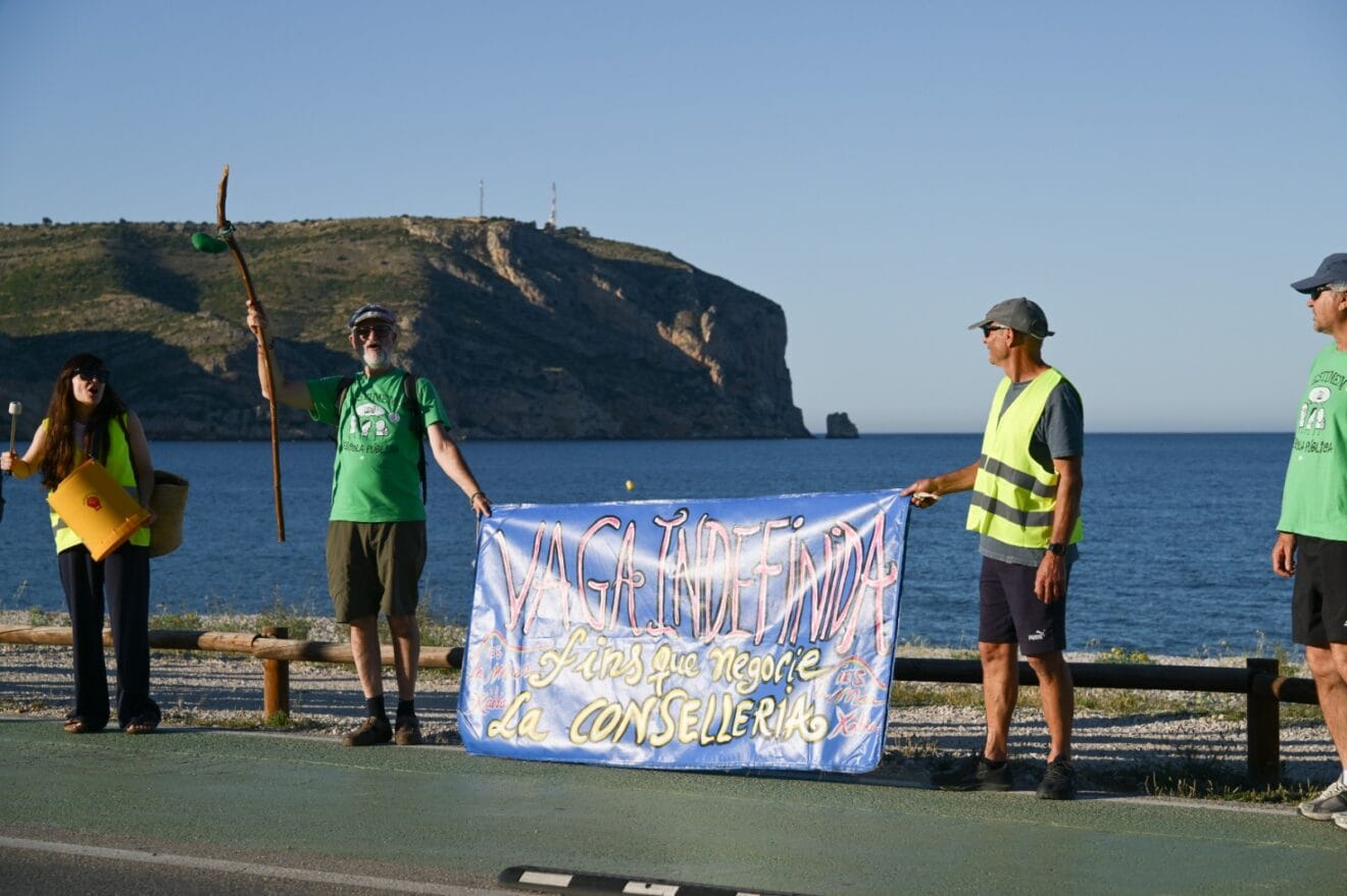 Cadena humana en Xàbia por la educación pública (5)