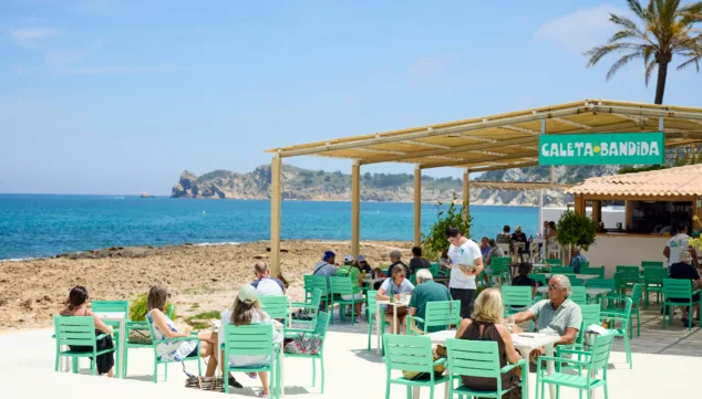 Imagen: Caleta Bandida - en nuevo chiringuito de moda en Jávea
