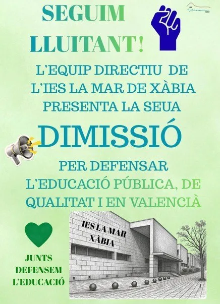 Imagen: Cartel del IES La Mar con el anuncio de la dimisión