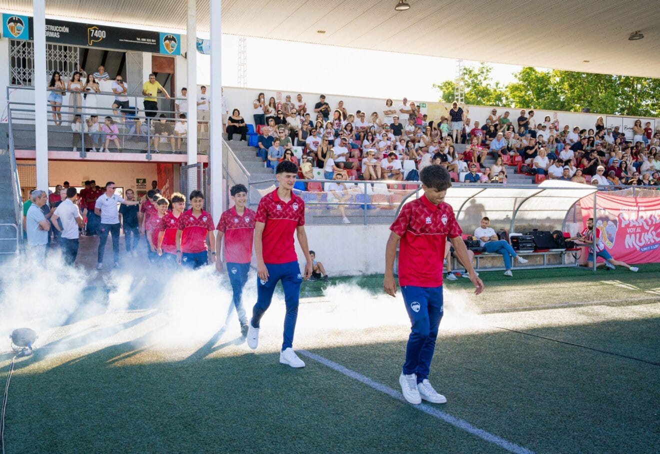 Jugadores del CD Jávea en la fiesta de clausura