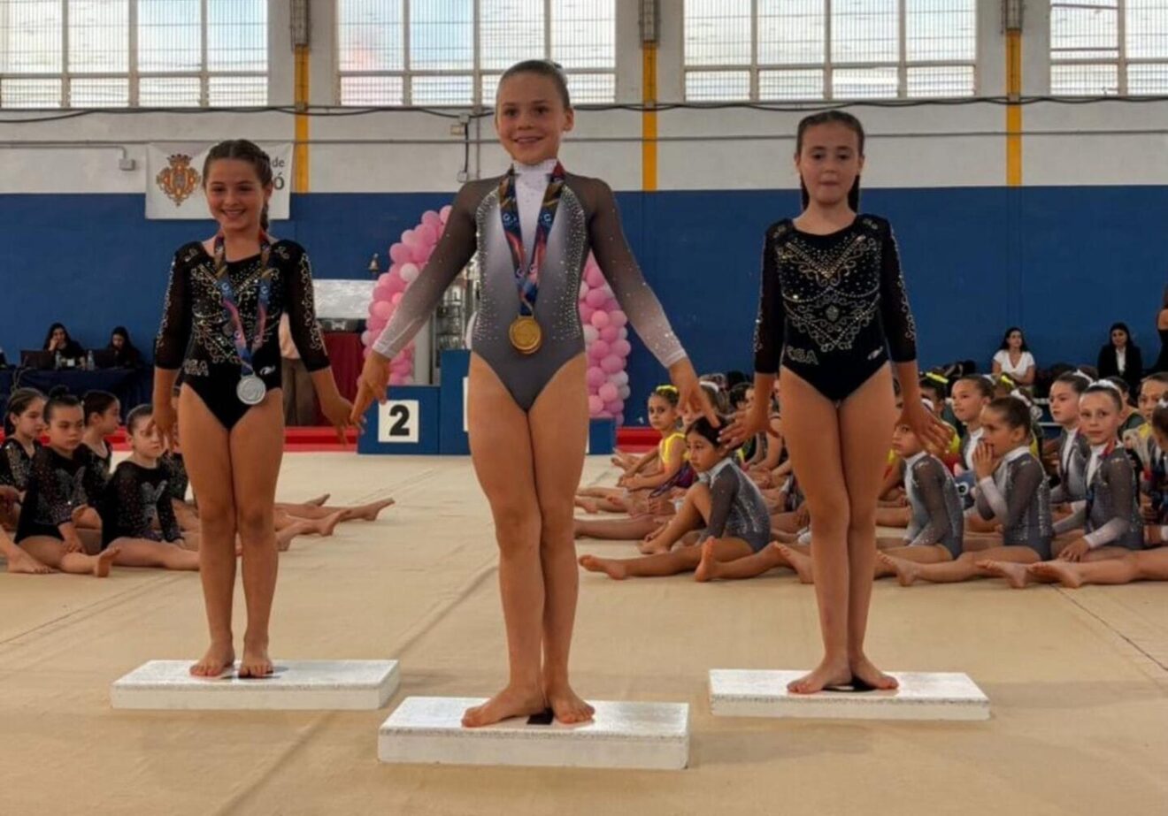 Gimnastas del CD Montgó en el podio provincial