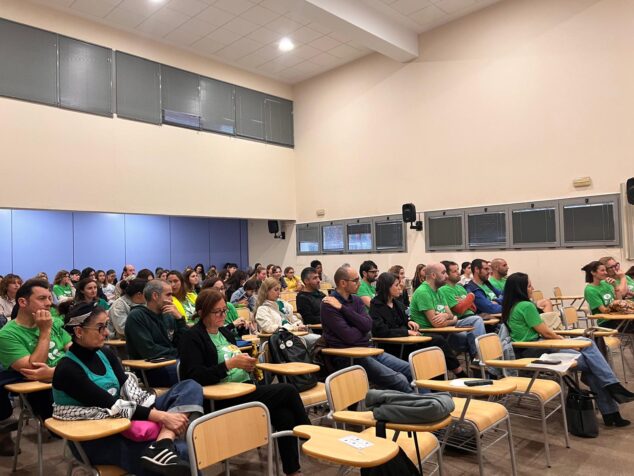 Imagen: Charla en la jornada abierta de la educación pública