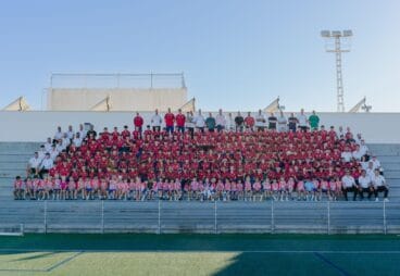 Foto de familia de la clausura de temporada del CD Jávea