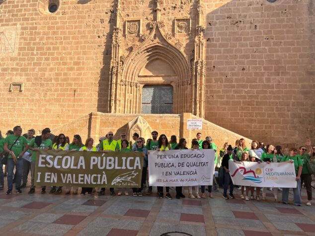 Imagen: Concentración de docentes en Xàbia