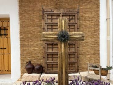 Cruces a Jesús Nazareno 2026. Cruz Carrer Nou de Ana Llídó