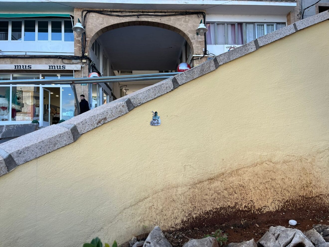 Día del Collage en Xàbia. Búsqueda de obras de arte (2)