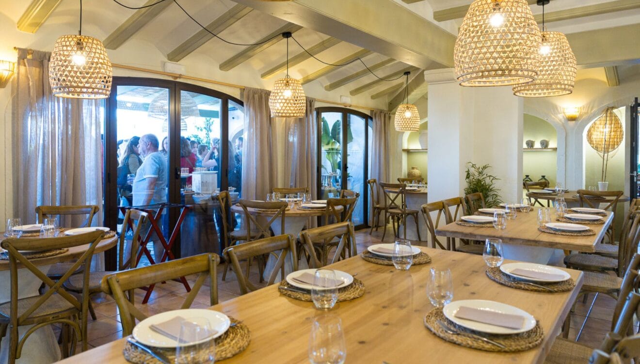 Diseño interior del nuevo restaurante en Jávea ideal para comidas con calma
