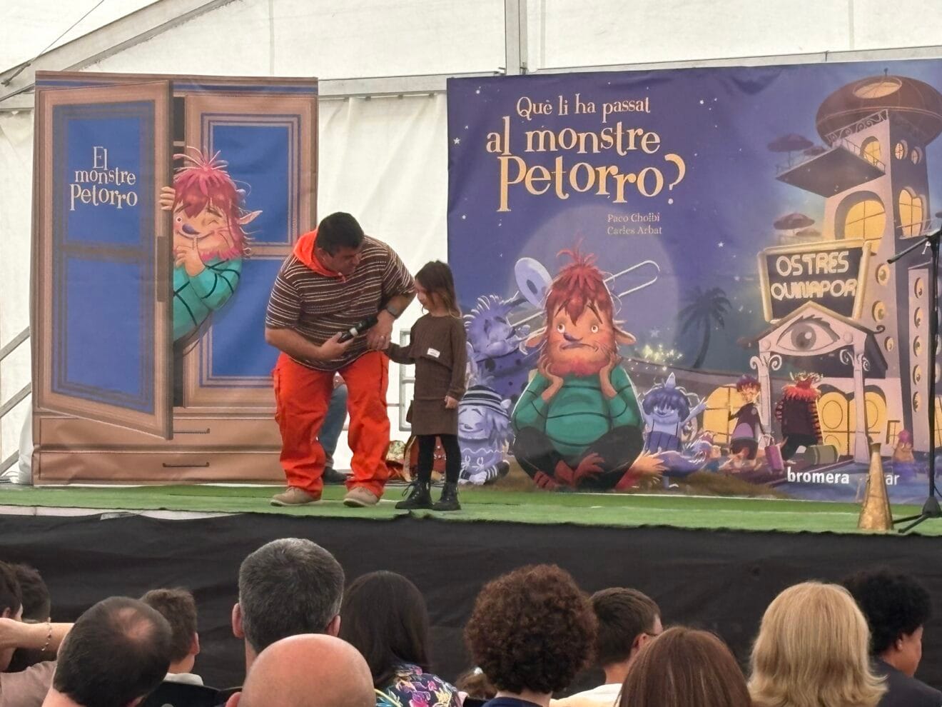 Espectáculo Qué li ha passat al Monstre Petorro en Xàbia (21)