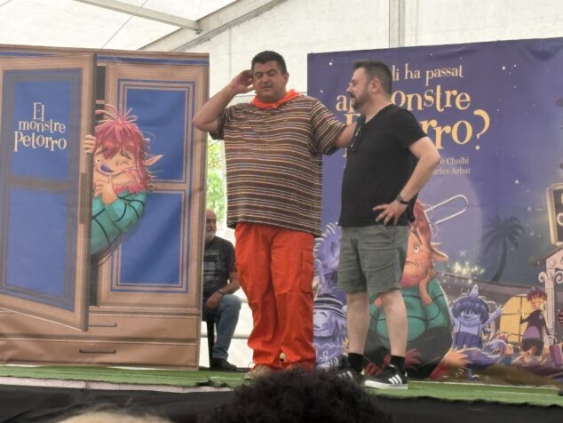 Imagen: Carles Arbat aparece en el espectáculo Qué li ha passat al Monstre Petorro? en Xàbia