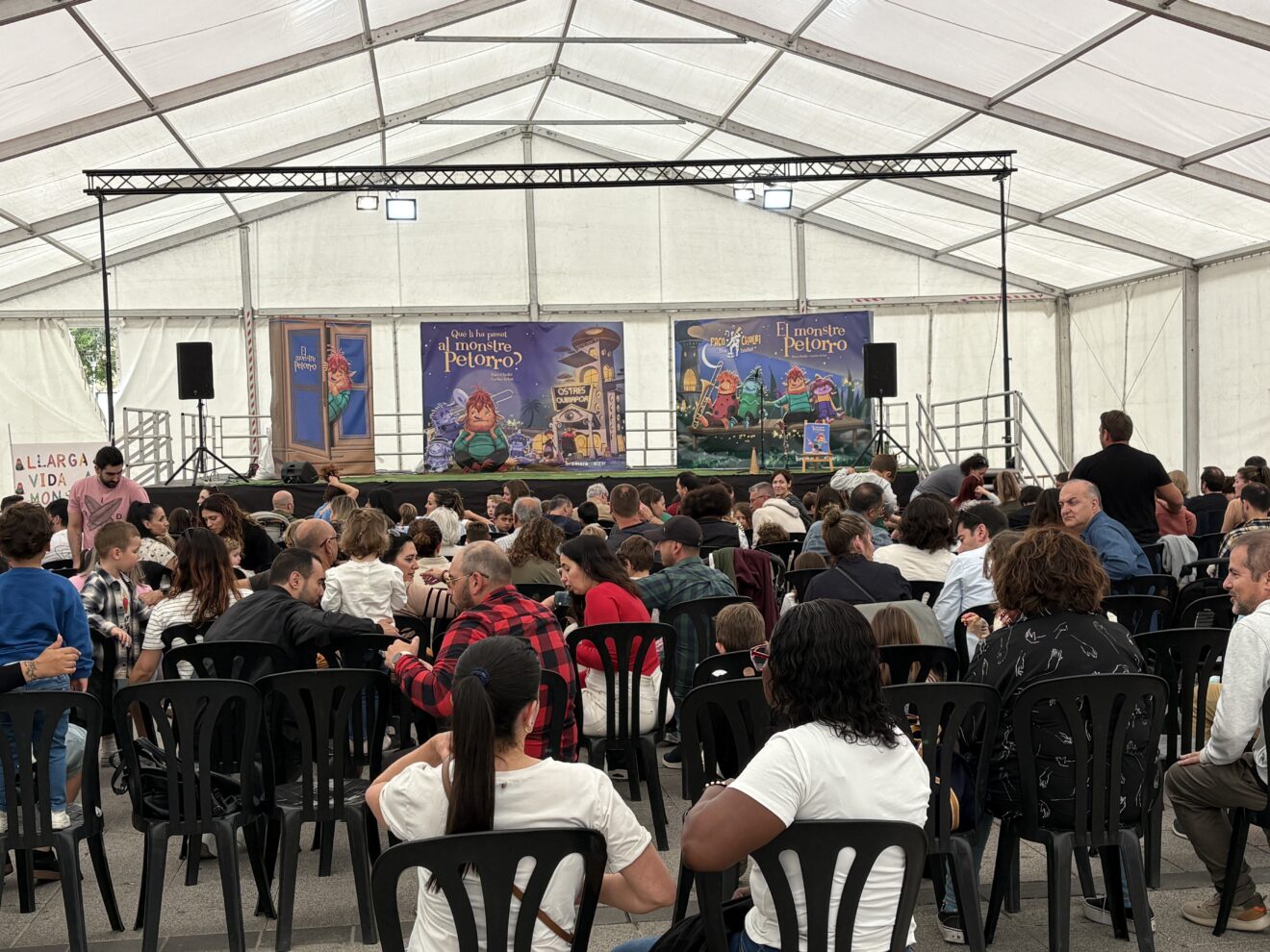 Espectáculo Qué li ha passat al Monstre Petorro en Xàbia (3)