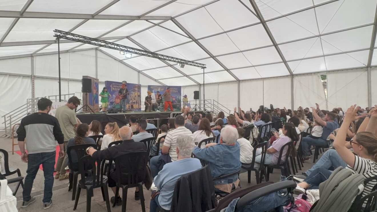 Espectáculo Qué li ha passat al Monstre Petorro en Xàbia (40)