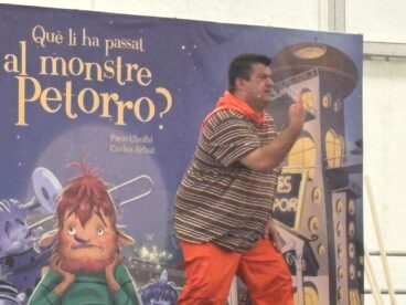 Espectáculo Qué li ha passat al Monstre Petorro en Xàbia (45)