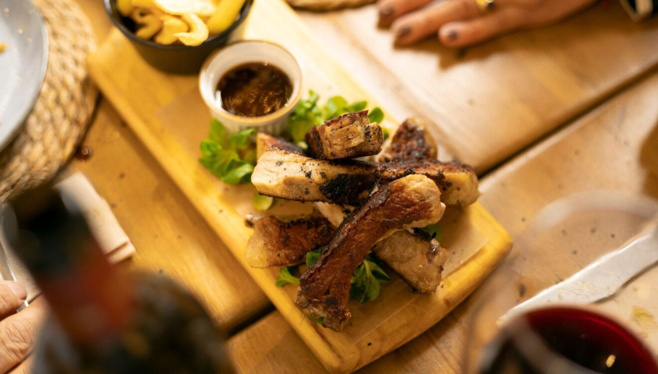 Gastronomía mediterránea con toques internacionales que te sorprenderá