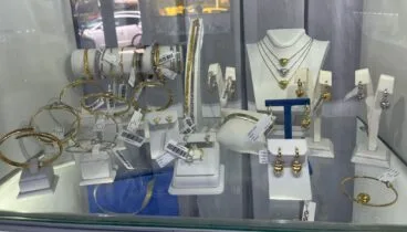 Interior de la joyería cerca de L’Arenal
