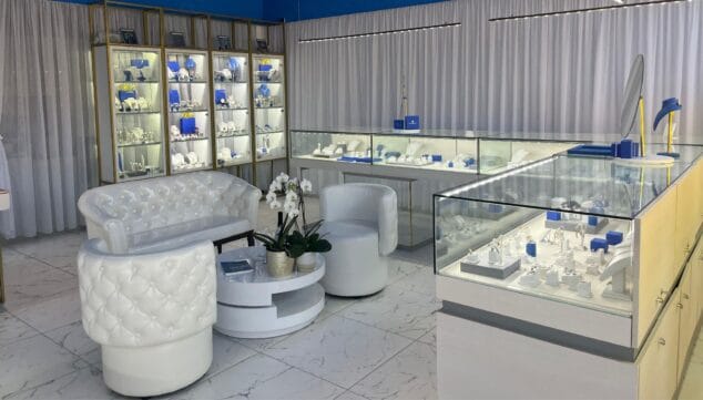Imagen: Interior elegante de Elizabeth Jewellery