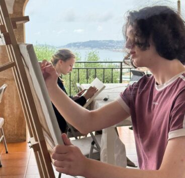 Jóvenes artistas ucranianos en la residencia de Jávea