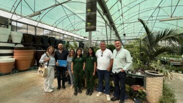 Visita del concejal Juanlu Cardona a Viveros Toscal por las prácticas de CREAMA