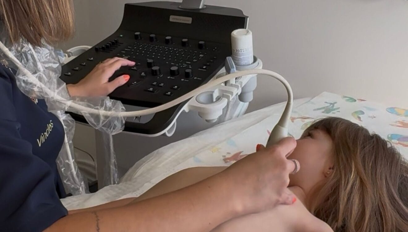 La unidad de pediatría de Vincles Clínica cuenta con tecnología avanzada que permite obtener diagnósticos rápidos y precisos