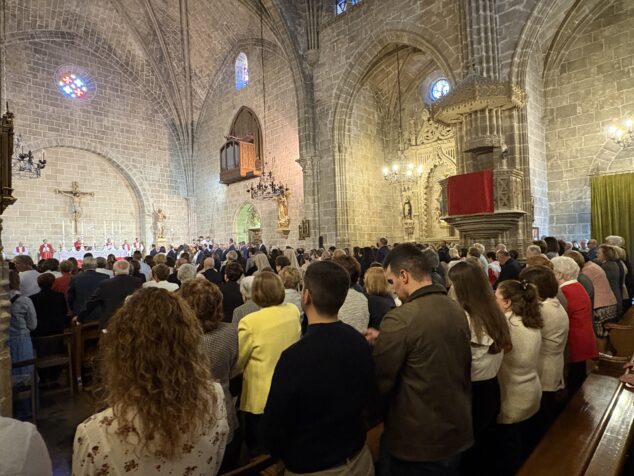 Imagen: Cientos de personas asisten a la misa a Jesús Nazareno 2026
