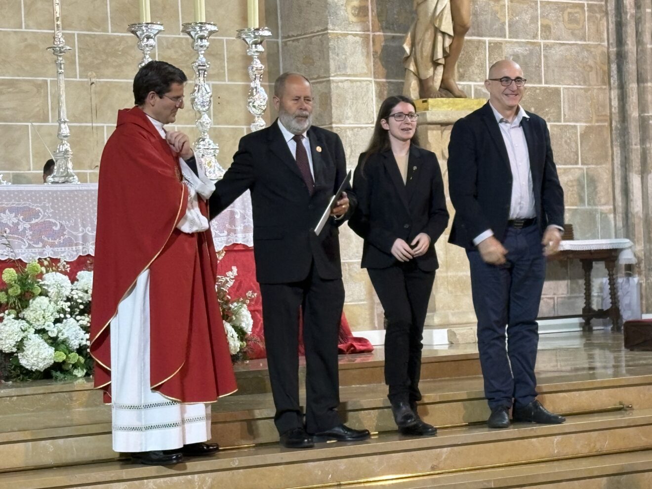 Donación de la grabación del himno a Jesús Nazareno
