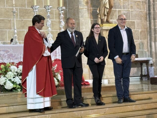Imagen: Donación de la grabación del himno a Jesús Nazareno