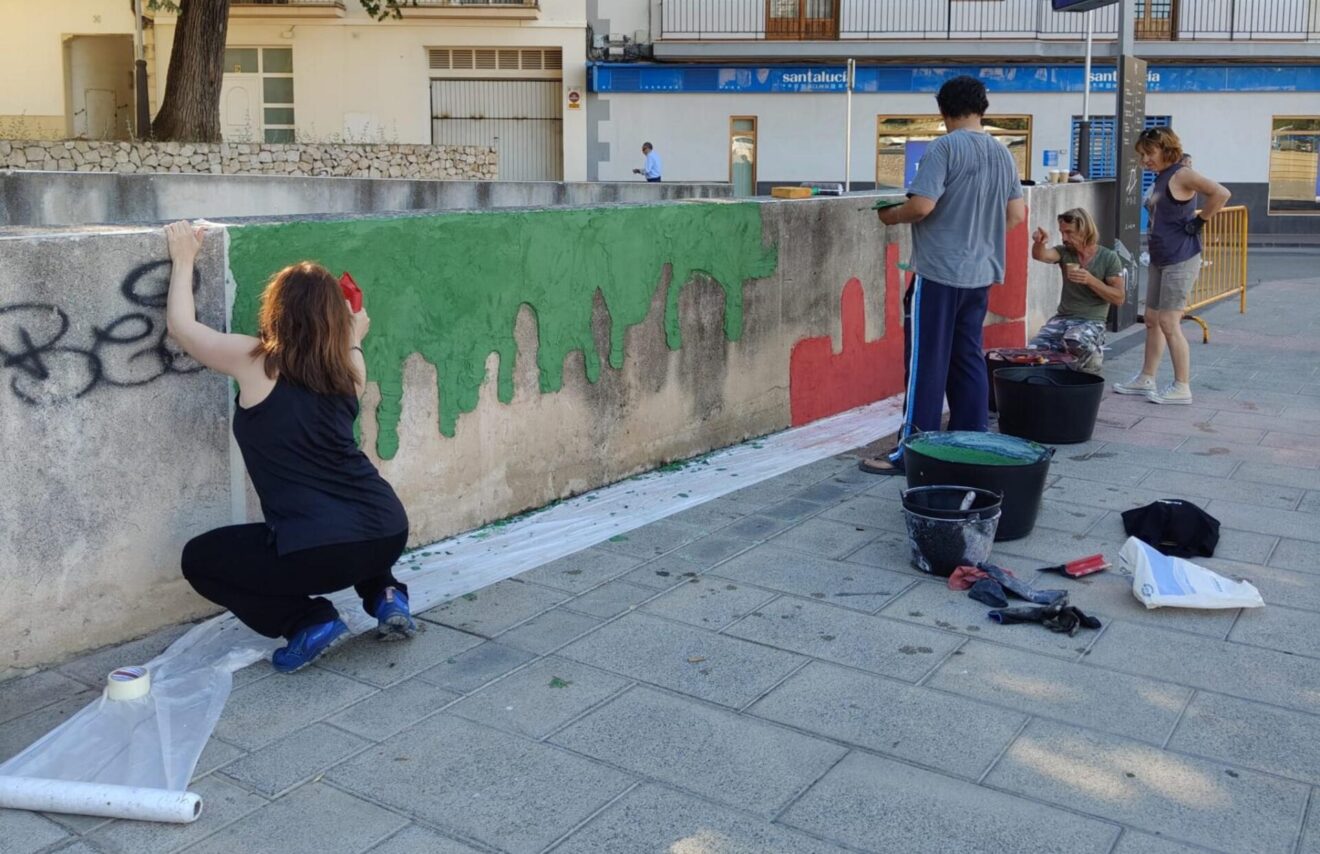 Mural colectivo por la paz en Xàbia