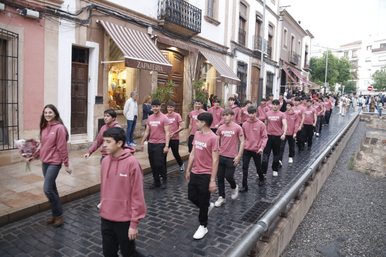 Ofrenda de flores a Jesús Nazareno en Xàbia 2026 (20)