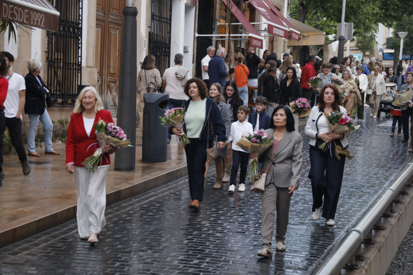 Ofrenda de flores a Jesús Nazareno en Xàbia 2026 (40)