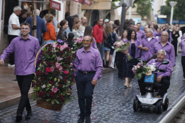 Mayorales en la ofrenda de flores a Jesús Nazareno en Xàbia 2026