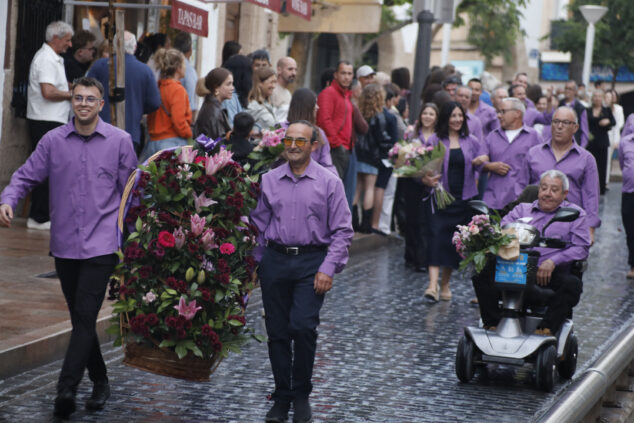 Imagen: Mayorales en la ofrenda de flores a Jesús Nazareno en Xàbia 2026