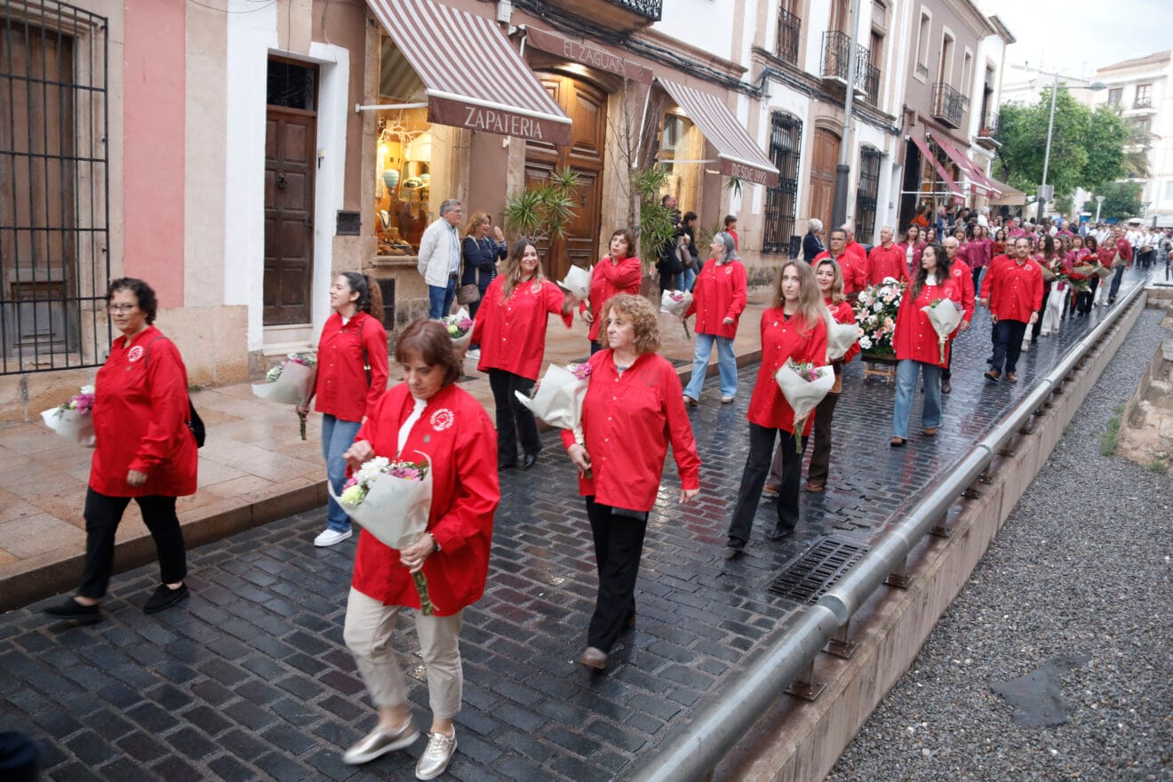 Ofrenda de flores a Jesús Nazareno en Xàbia 2026 (6)