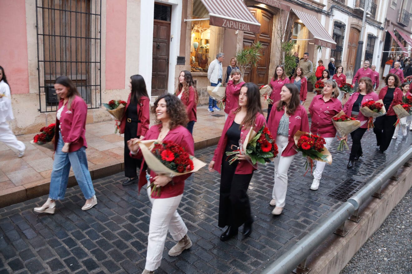 Ofrenda de flores a Jesús Nazareno en Xàbia 2026 (7)