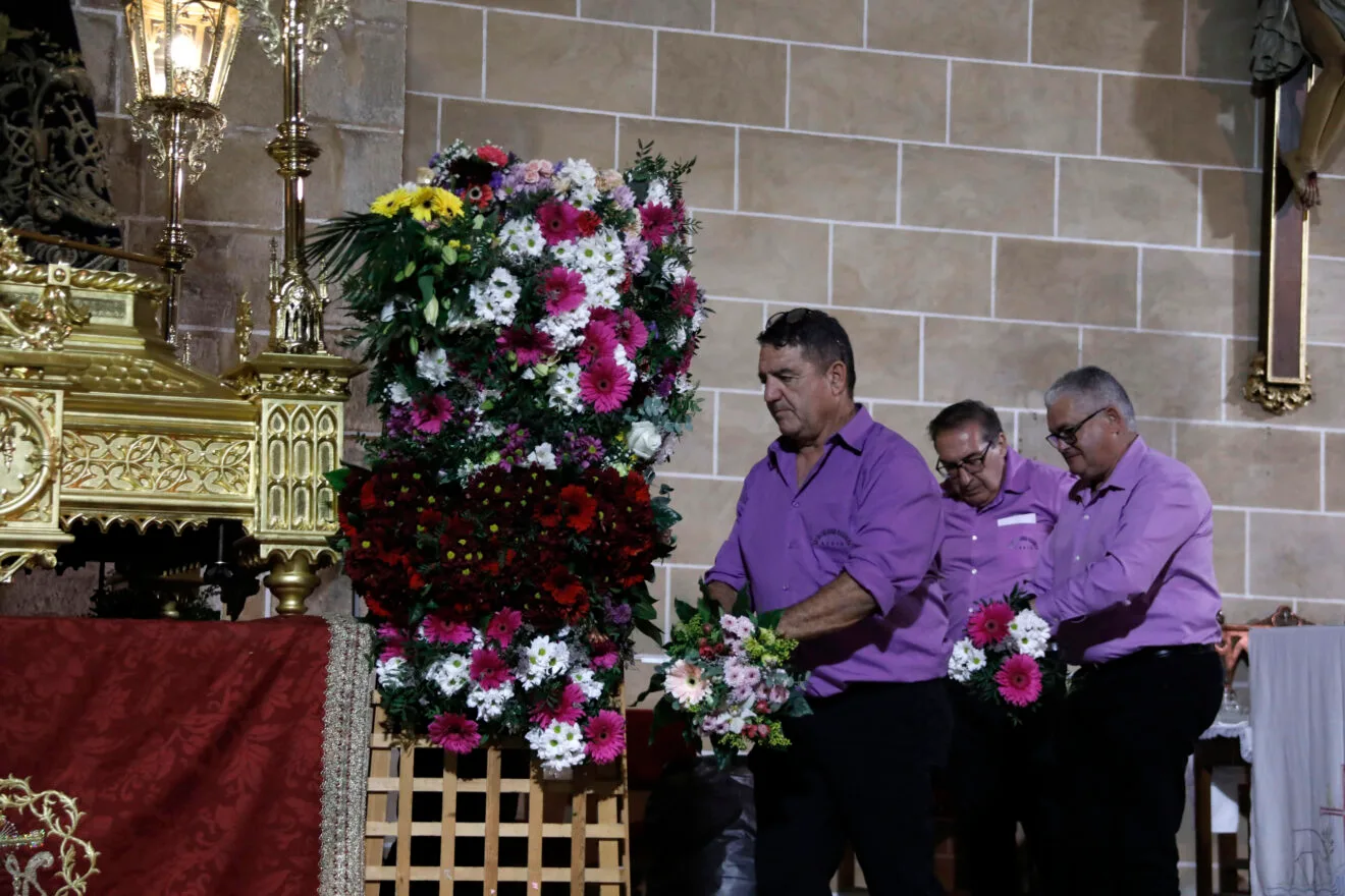 Ofrenda de flores a Jesús Nazareno en Xàbia 2026 (74)